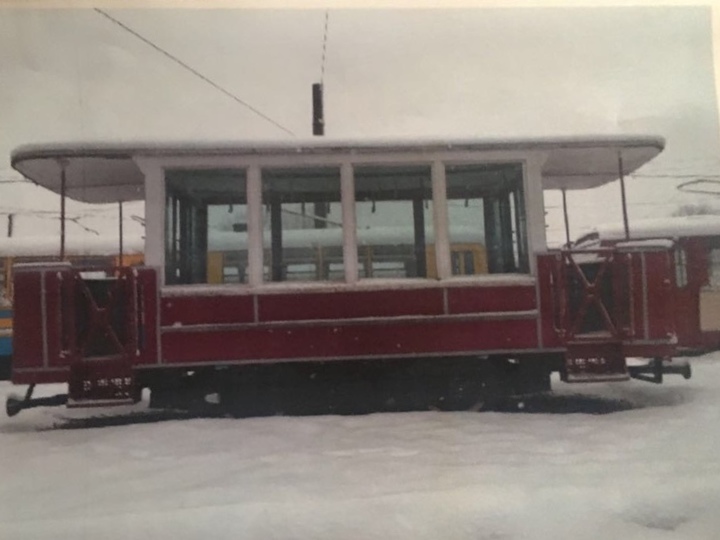 Стародавний трамвайный вагон образца 1896 года установлен на Большой Покровской
