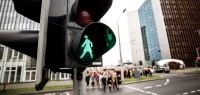 Пешеходы в России будут управлять светофорами с мобильного телефона