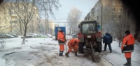 Трубу холодного водоснабжения прорвало на улице Глеба Успенского в Нижнем Новгороде